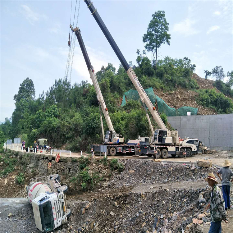 宋洛乡汽车掉沟里叫吊车救援要多少钱