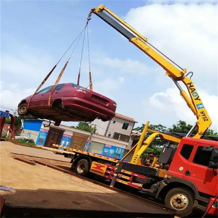 宋洛乡吊车吊汽车的正确方法